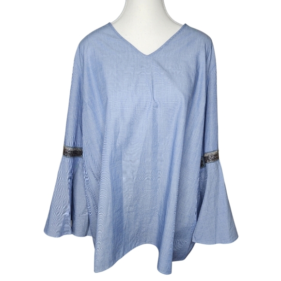 Jane and Delancey Tops - NWT Jane & Delancey Blue V-Neck Women's Top